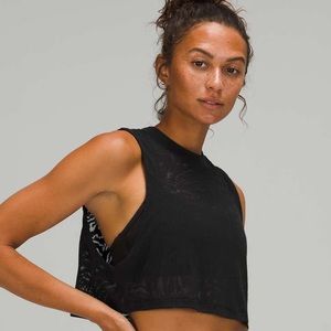 black lululemon mesh cropped tank top